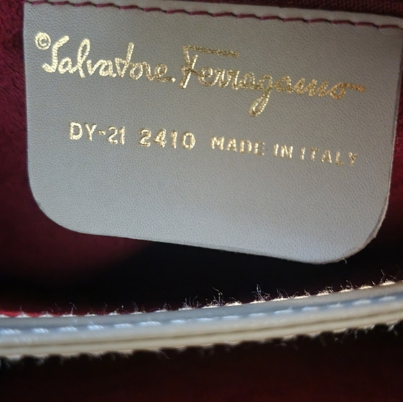 Salvatore Ferragamo Classic Top-Handle Women's Handbag Light Gray Gold Hardware - Picture 4 of 16